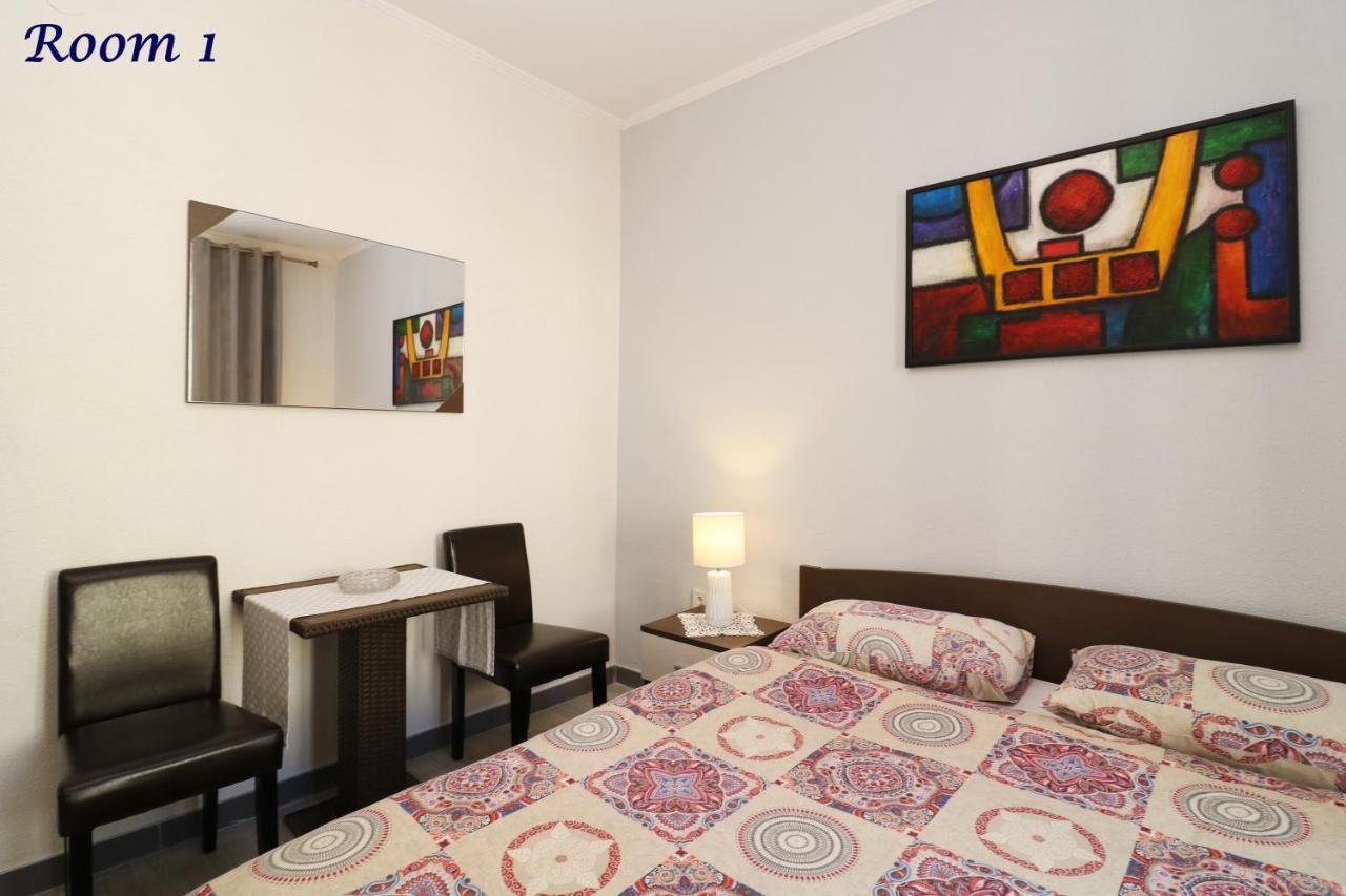 Old Town Rooms And Apartment 포레치 외부 사진