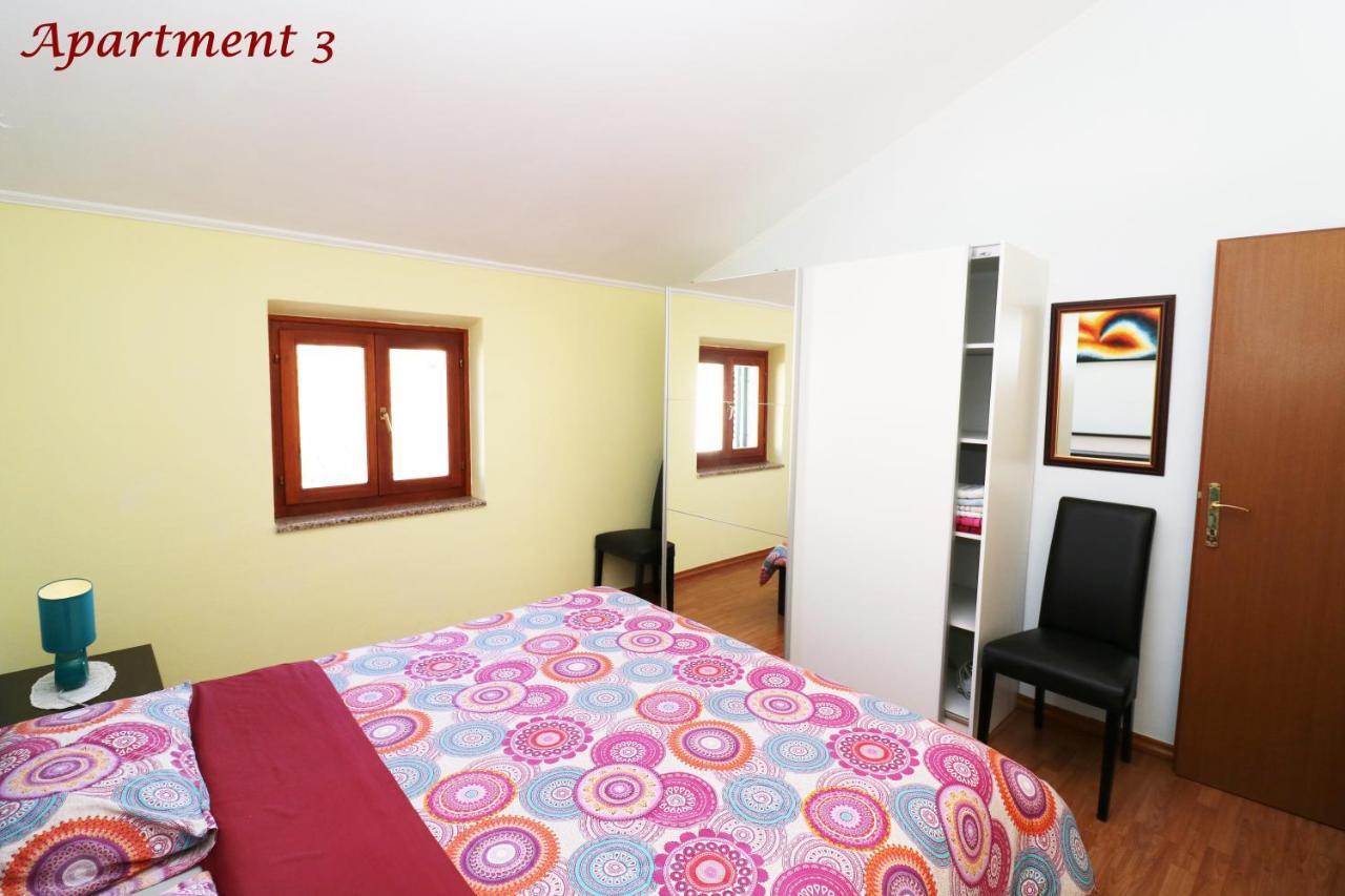 Old Town Rooms And Apartment 포레치 외부 사진