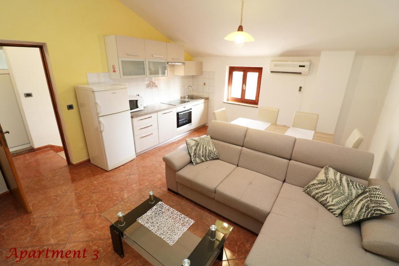 Old Town Rooms And Apartment 포레치 외부 사진