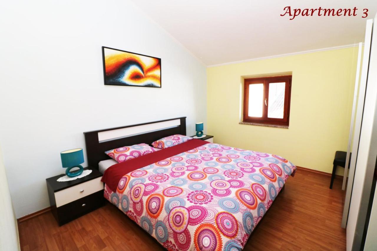 Old Town Rooms And Apartment 포레치 외부 사진